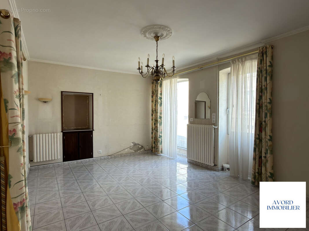 Maison 109 m² à Avord  - photo 3