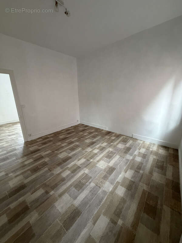 LA FERTE MACE, centre ville - photo 3