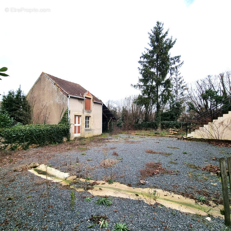 Maison à MONTGIVRAY