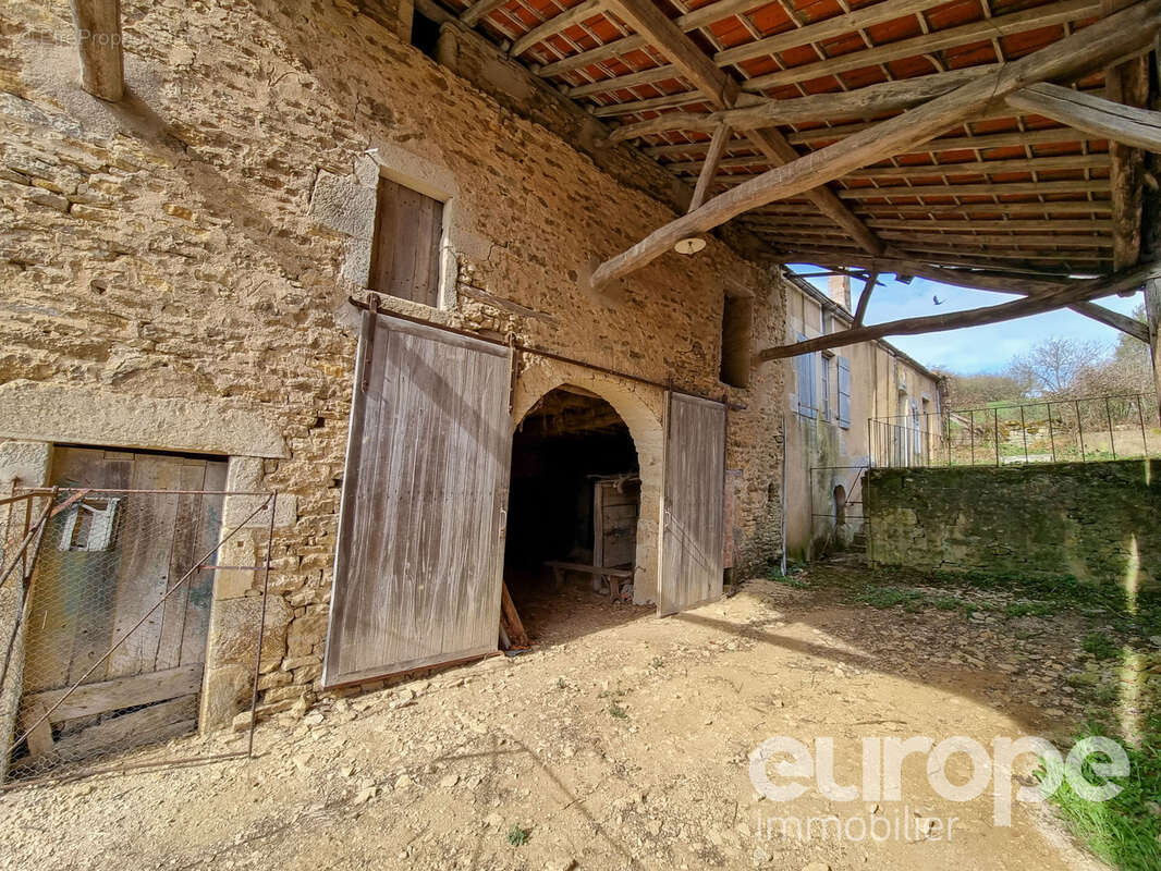 Maison à LUCY-LE-BOIS