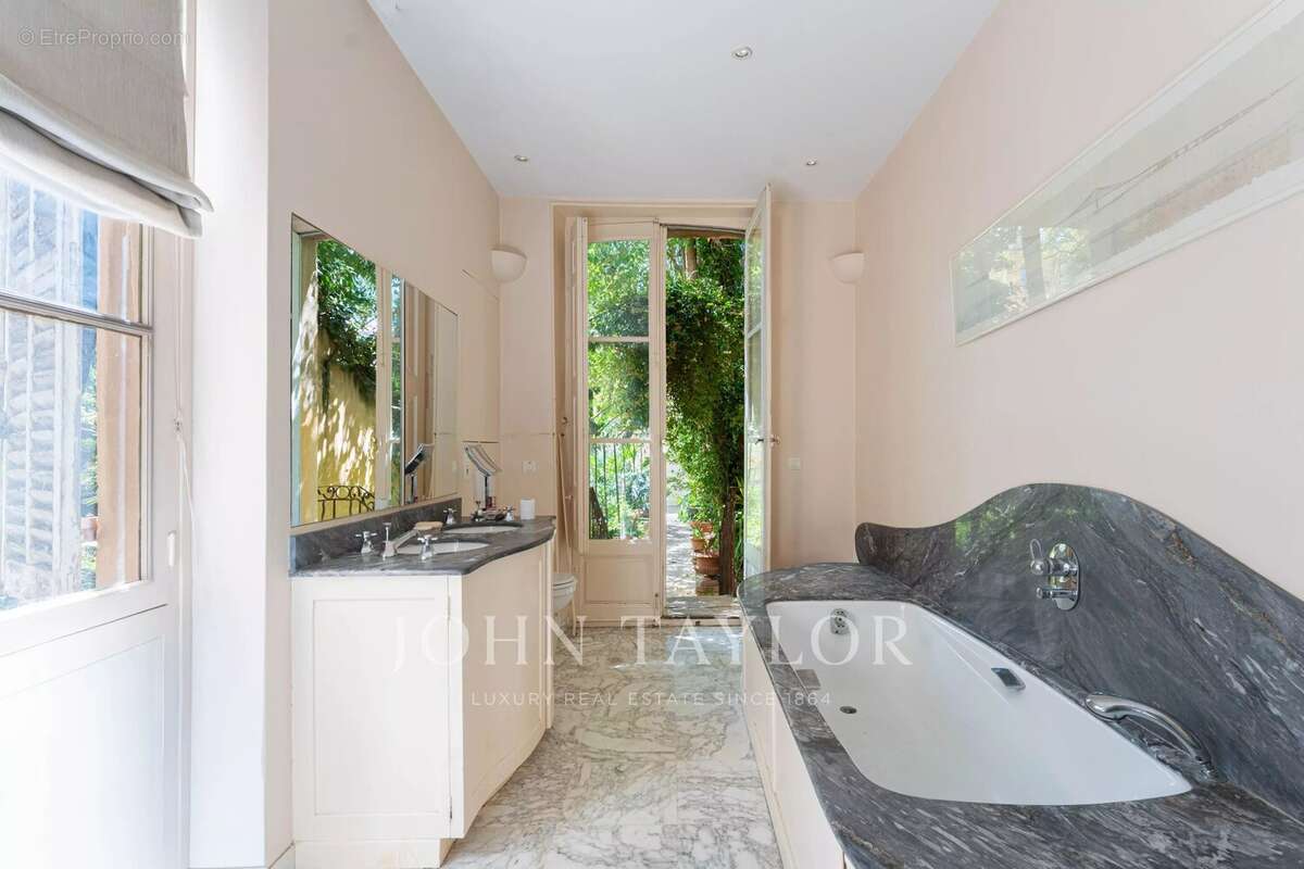 Appartement d'exception avec jardin et piscine au cœur du quartier Mazarin - photo 32