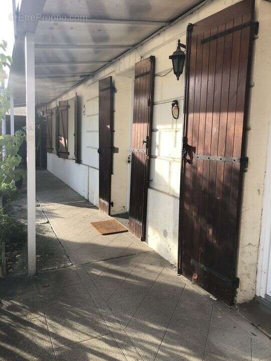 Maison à SAINT-JULIEN-BEYCHEVELLE