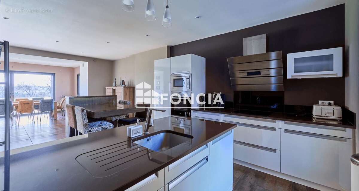 Maison à VILLEDIEU-LES-POELES