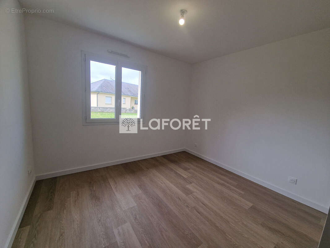 Maison à MONTROZIER