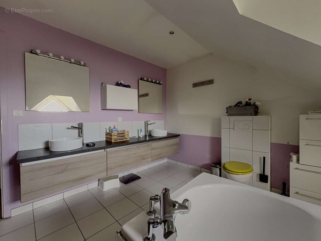 Maison à LES ECORCES