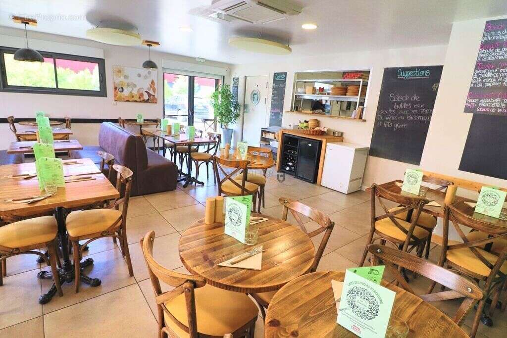 Commerce à SAINT-MAXIMIN-LA-SAINTE-BAUME