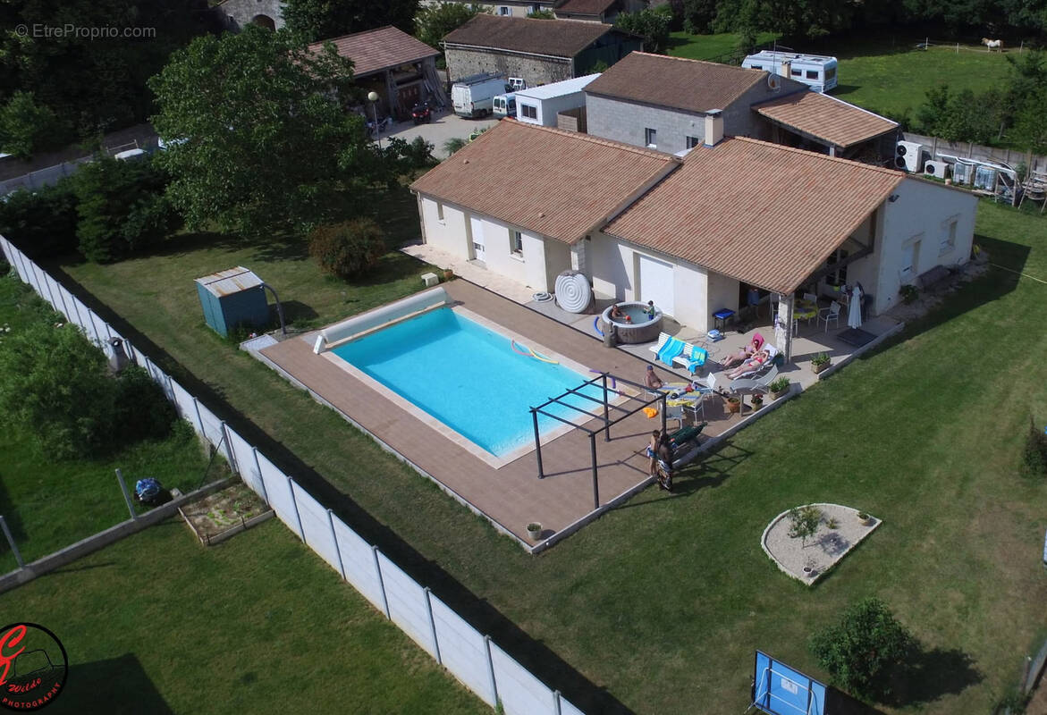 Maison à GERMOND-ROUVRE