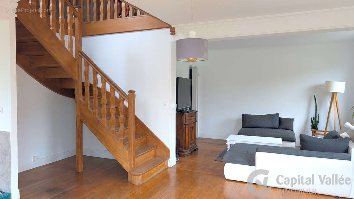 Maison à LIMOURS
