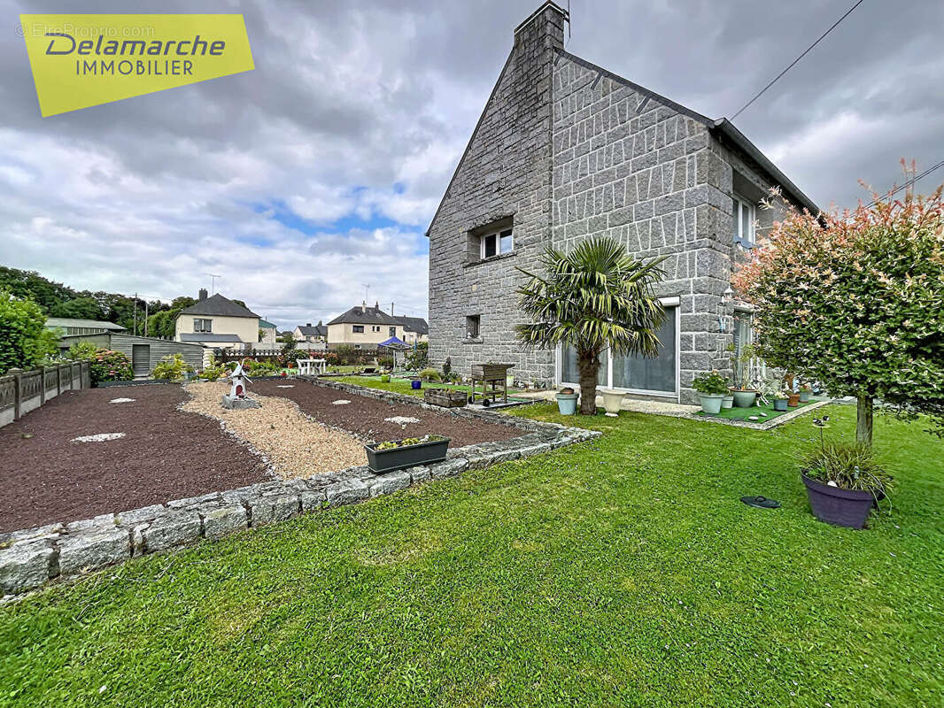 Maison à LOUVIGNE-DU-DESERT