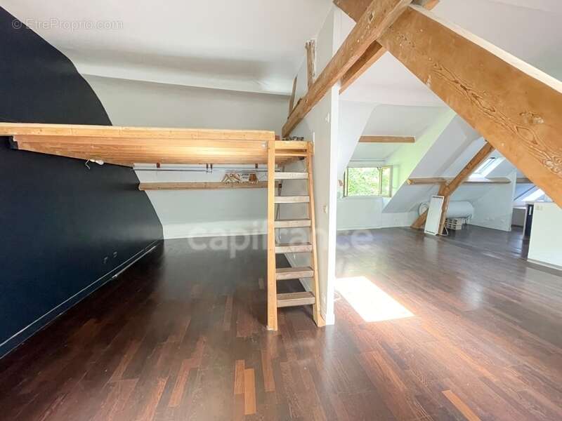 Appartement à PARIS-20E