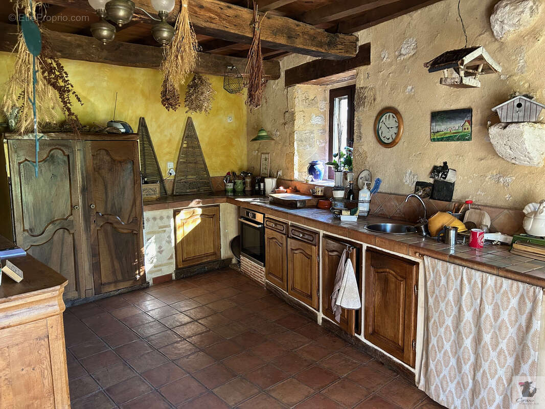 Maison typique en pierre 200 m2 dans un petit hameau au calme - beau parc arboré. - photo 6