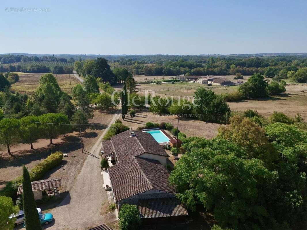 Proche d’Eymet – Maison de plain-pied avec dépendances et piscine - photo 26