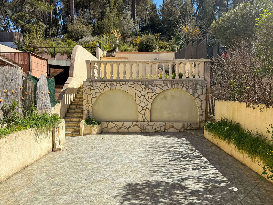 Maison à BOUC-BEL-AIR