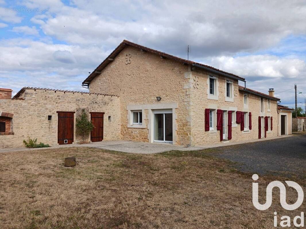 Photo 1 - Maison à LA CHAPELLE-BATON