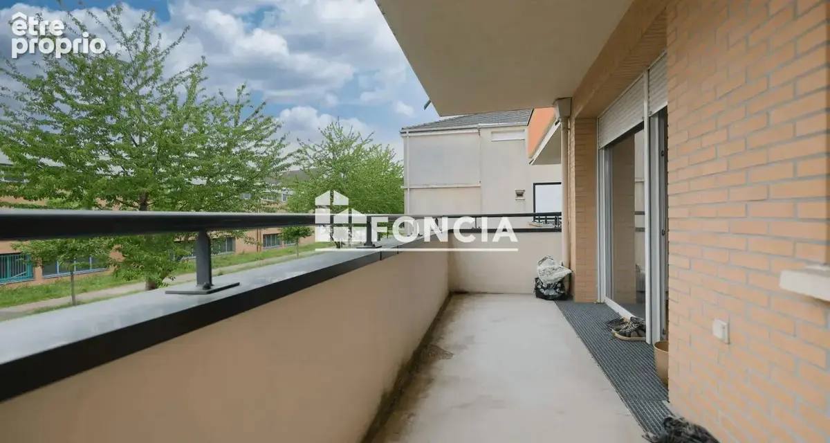 Appartement à SAINT-PIERRE-DU-PERRAY