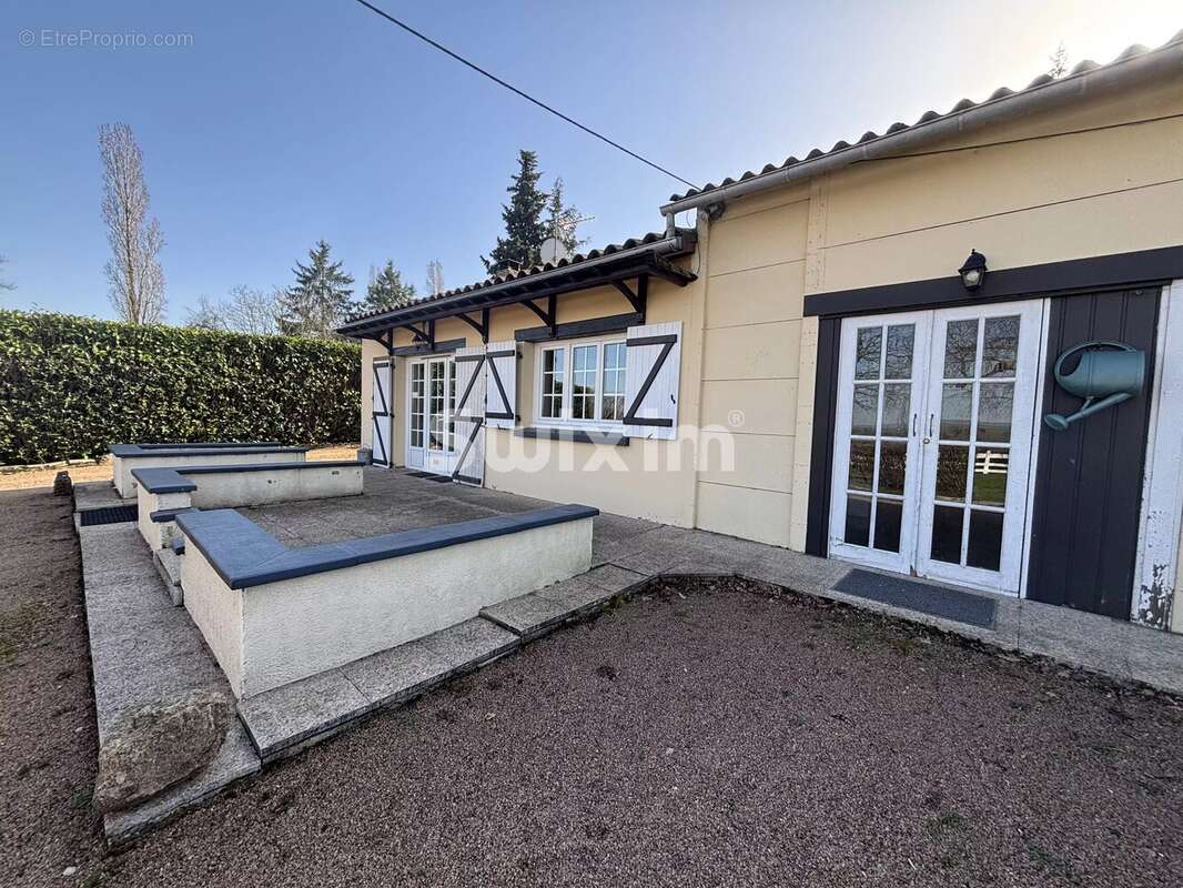 Maison à MONTBERTHAULT