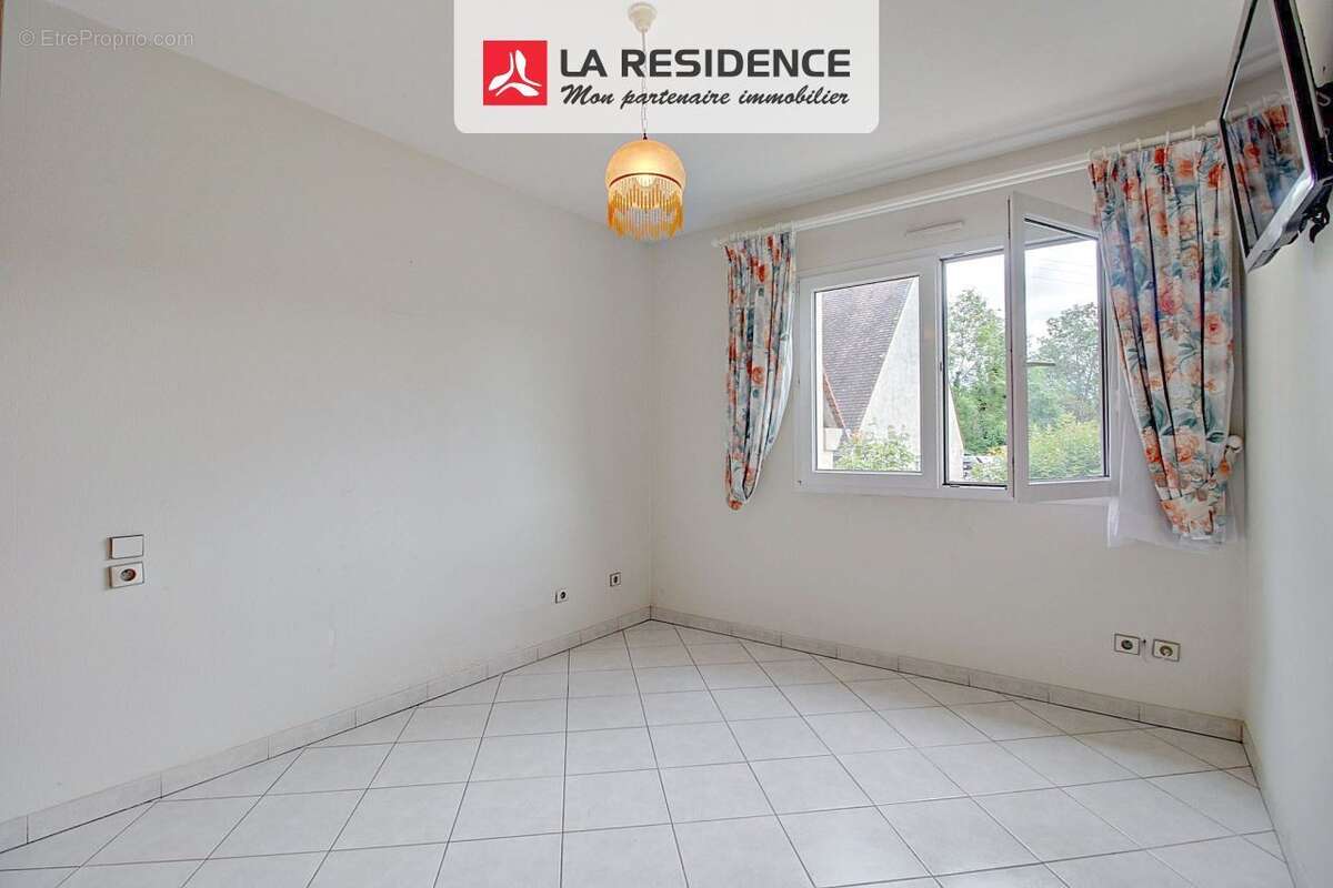 Maison à BONNIERES-SUR-SEINE