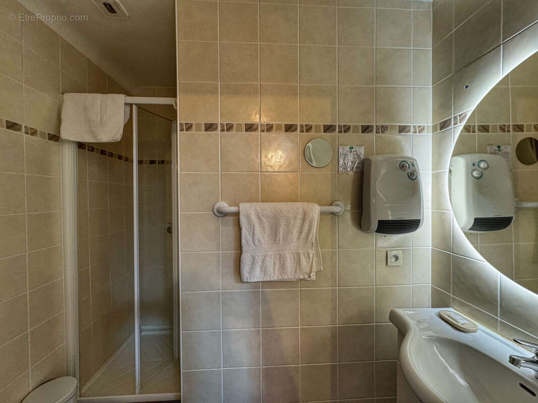 Commerce à SAINT-JEAN-PIED-DE-PORT