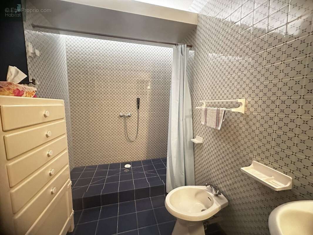 Maison à SAINT-ETIENNE-DE-MAURS