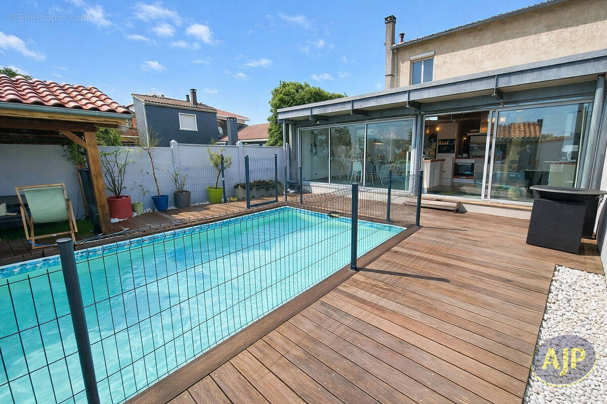 Maison à MERIGNAC