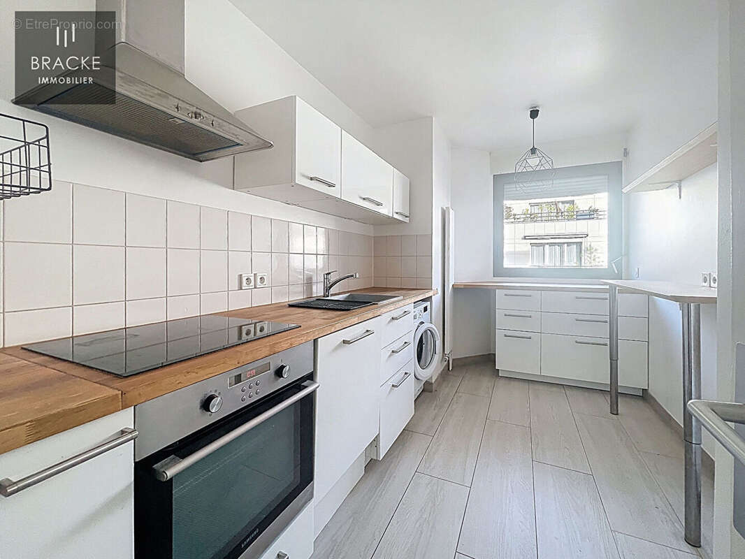 Appartement à COURBEVOIE