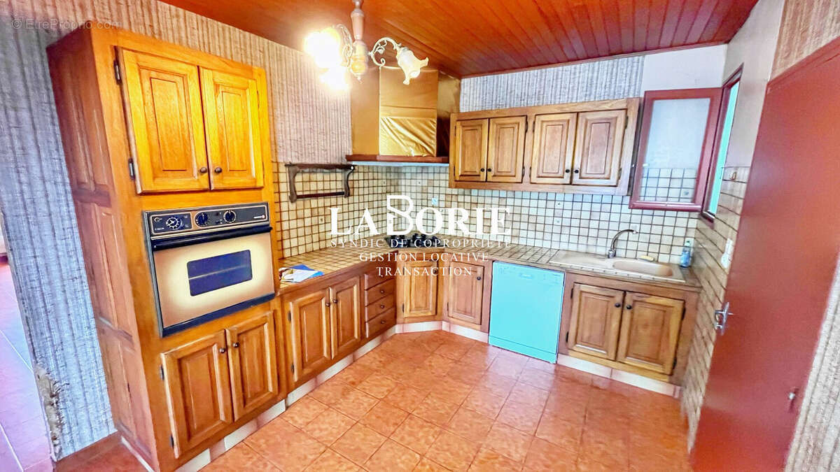 Maison 110 m² à Entraigues-Sur-La-Sorgue  - photo 3