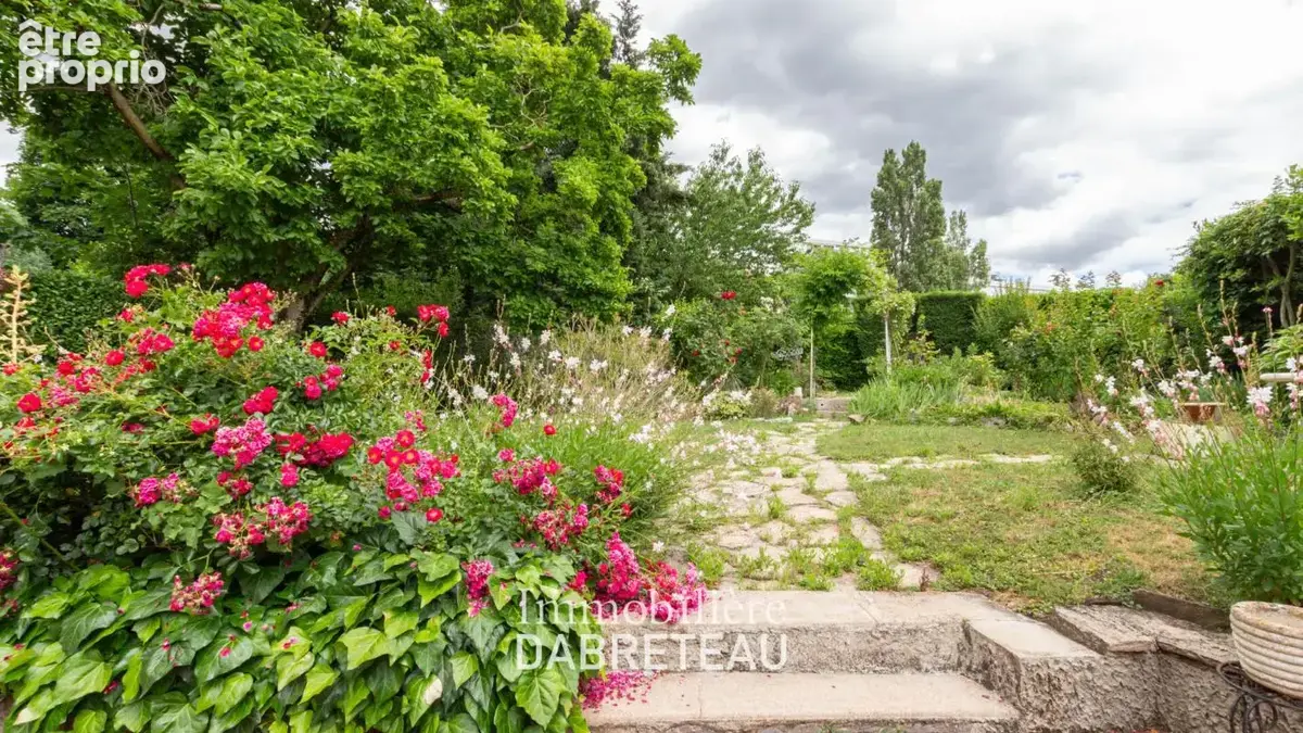 Maison Bron 8 pièce(s) 246 m2 - photo 6