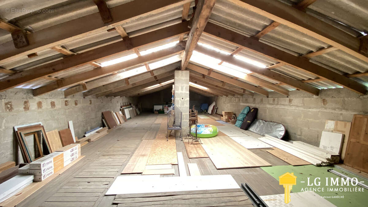 Maison à BRIE-SOUS-MORTAGNE
