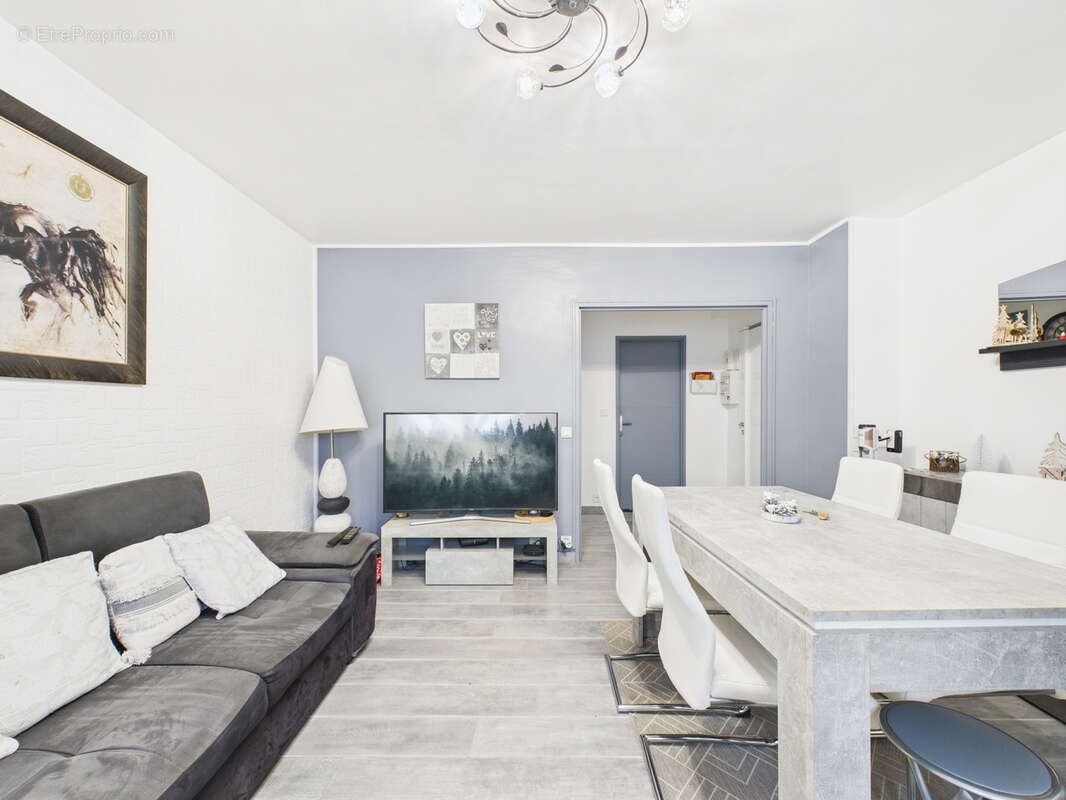 Appartement à SARTROUVILLE