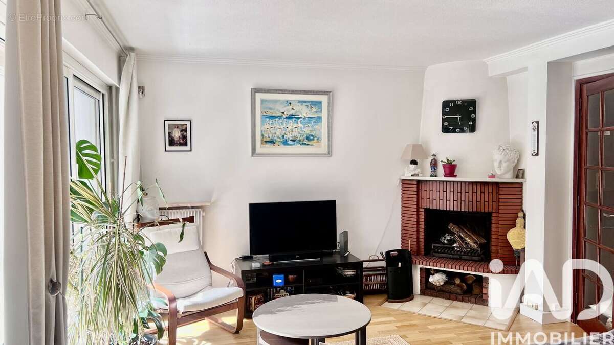 Photo 2 - Appartement à COMBS-LA-VILLE