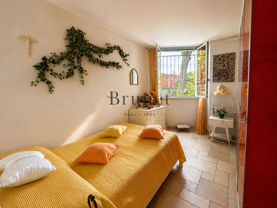 Appartement à SAINT-MAUR-DES-FOSSES