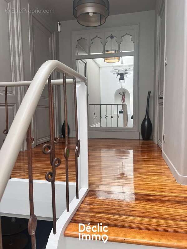 Quand l'exception devient adresse : maison au Mail avec jardin et studio indépendant - photo 13