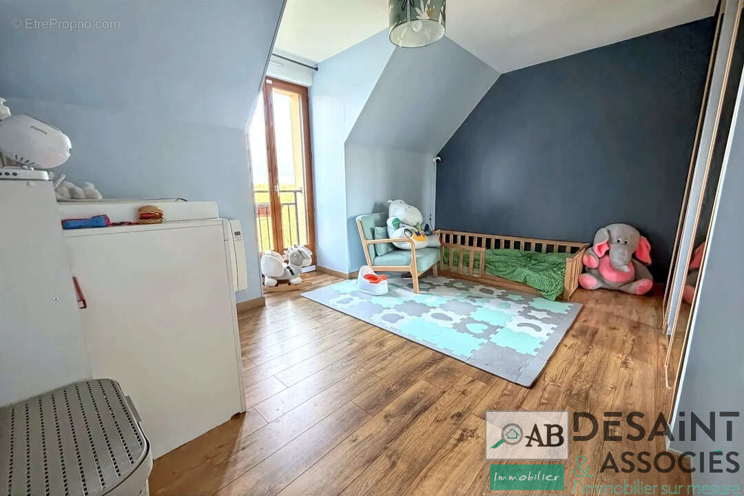 Villiers Sur Morin, à vendre, Maison individuelle 5 chambres au calme et proche de Disney, grand terrain de 25 - photo 8