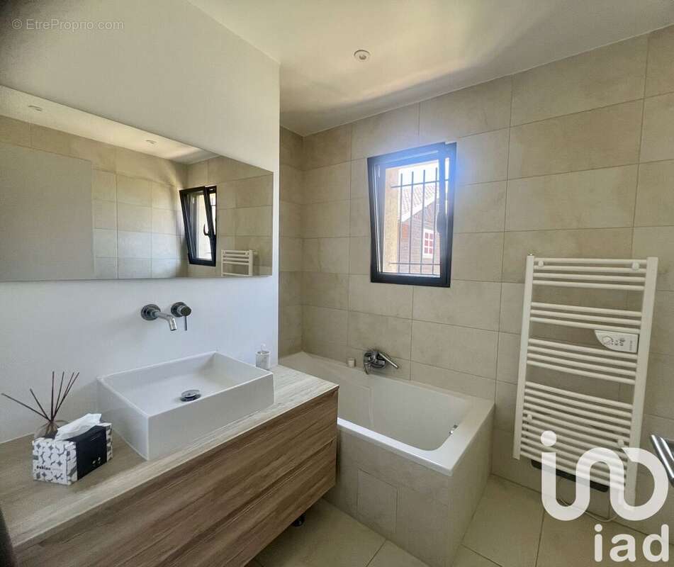 Photo 5 - Maison à LA ROQUE-ESCLAPON