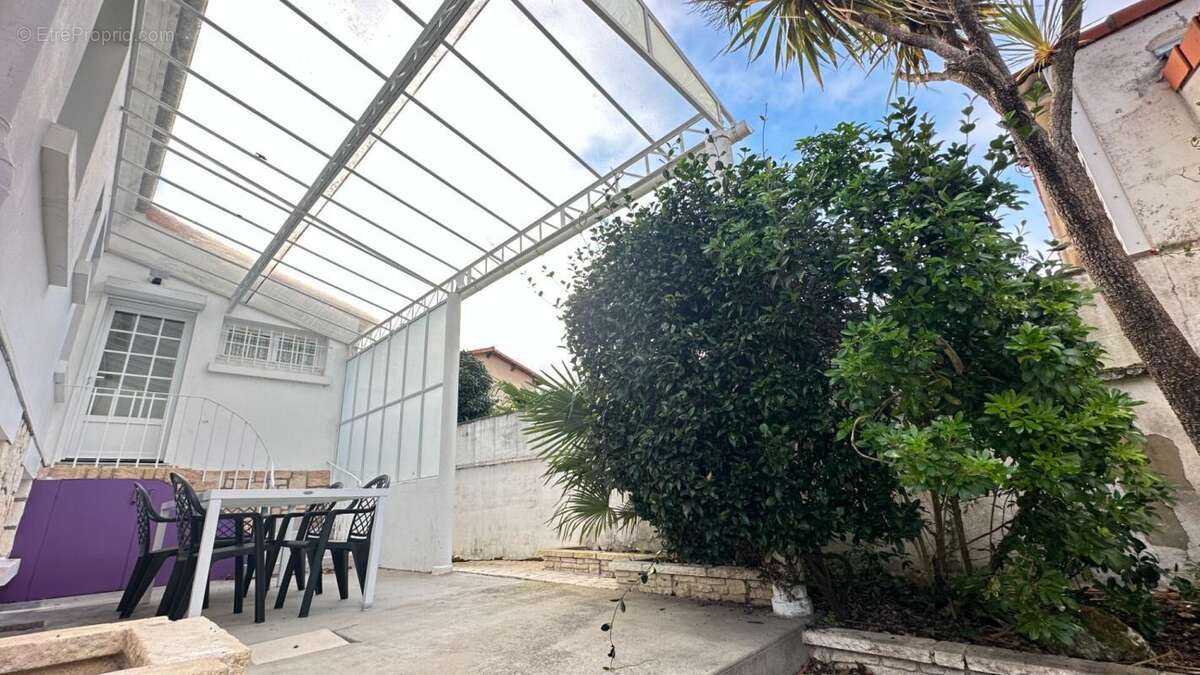 Maison à SAINT-GEORGES-DE-DIDONNE