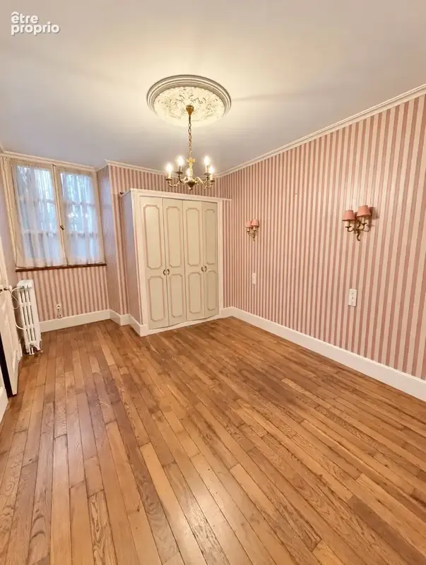 Propriétés de caractere- 300 m2 - au cozur du quartier historique de Bourbon Lancy - photo 34