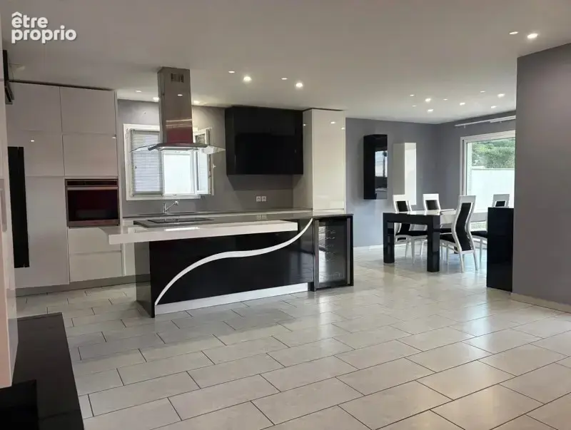 Maison de 5 pièces principales - photo 2