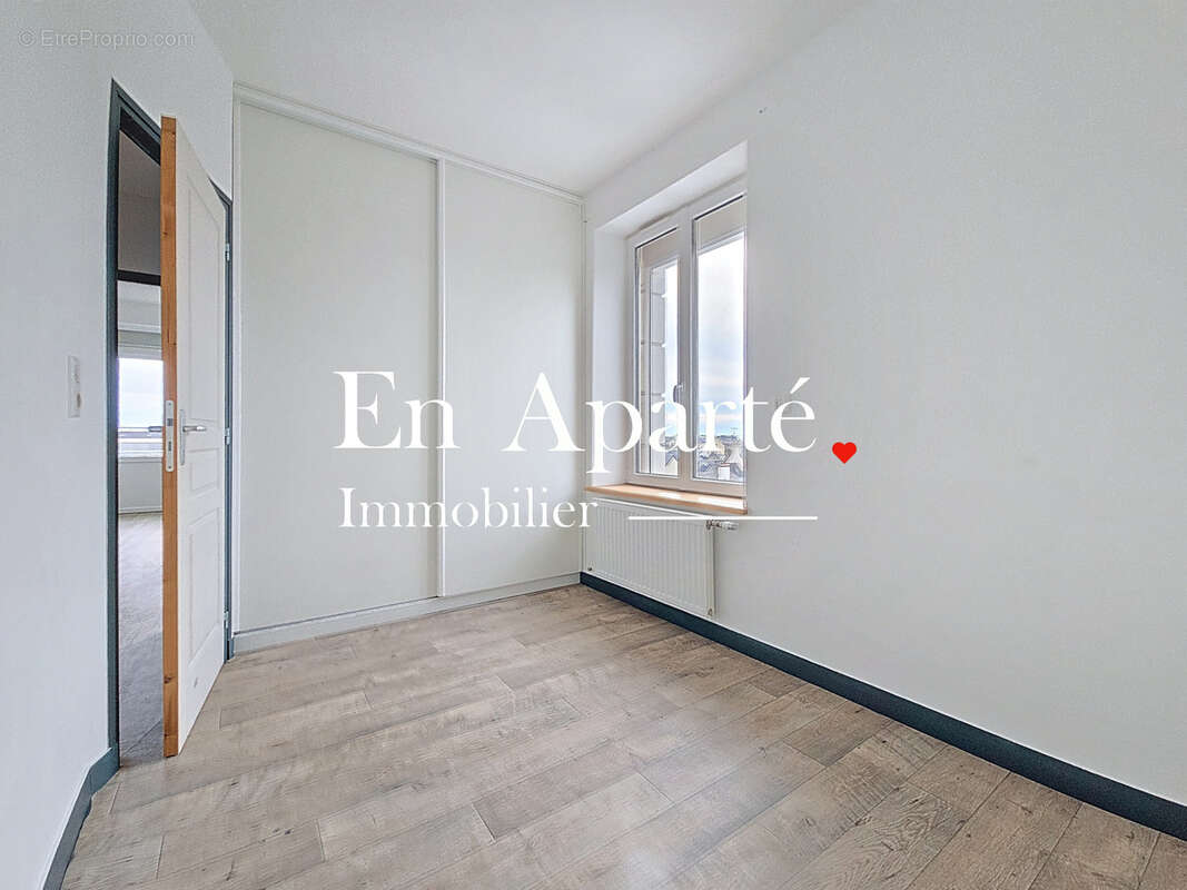 Appartement à DONVILLE-LES-BAINS