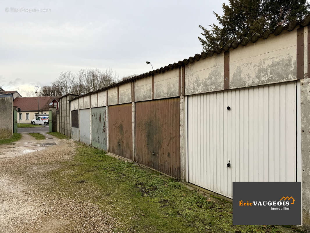 Parking à COULOMMIERS
