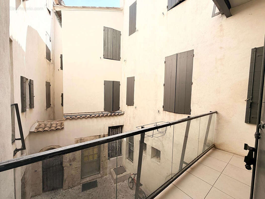 Appartement T3 proche des Halles avec terrasse - photo 9