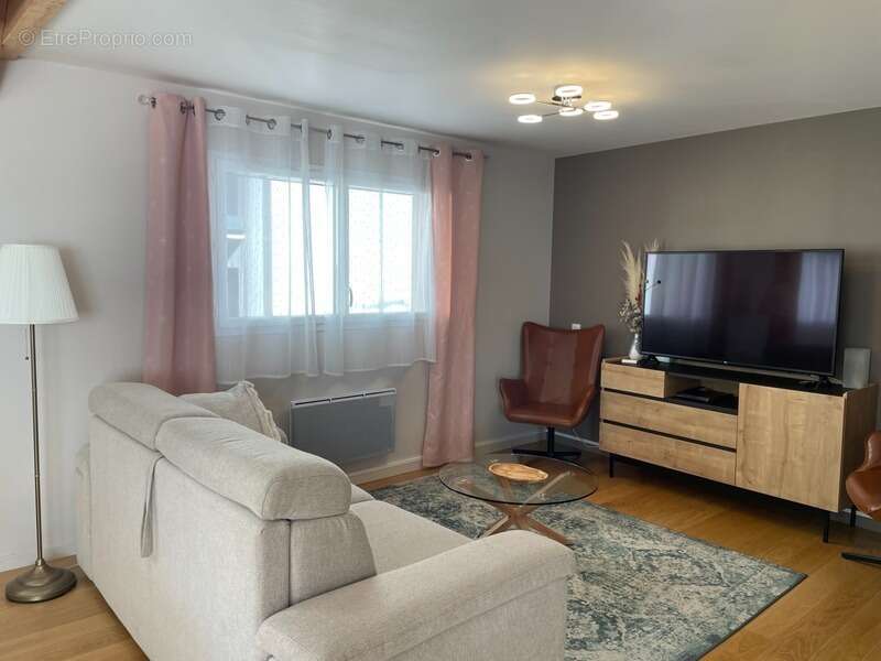 Maison récente 70 m² — Le Mont-Dore (Massif du Sancy) — 2 chambres — terrasse (22  m²)— grand garage (44 m²) - photo 4