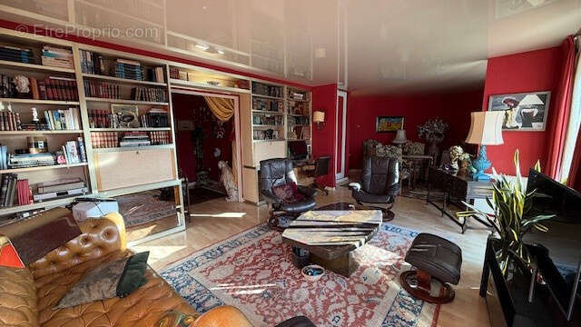 Appartement à LEVALLOIS-PERRET