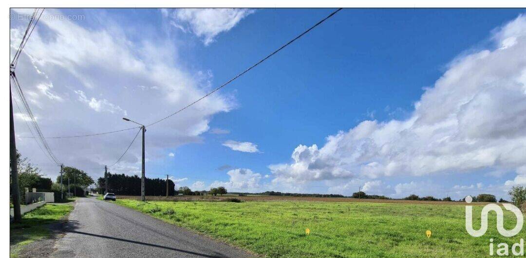 Photo 1 - Terrain à LENCLOITRE