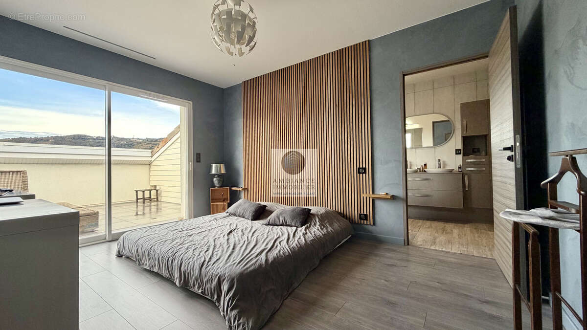 Appartement à TOURNON-SUR-RHONE