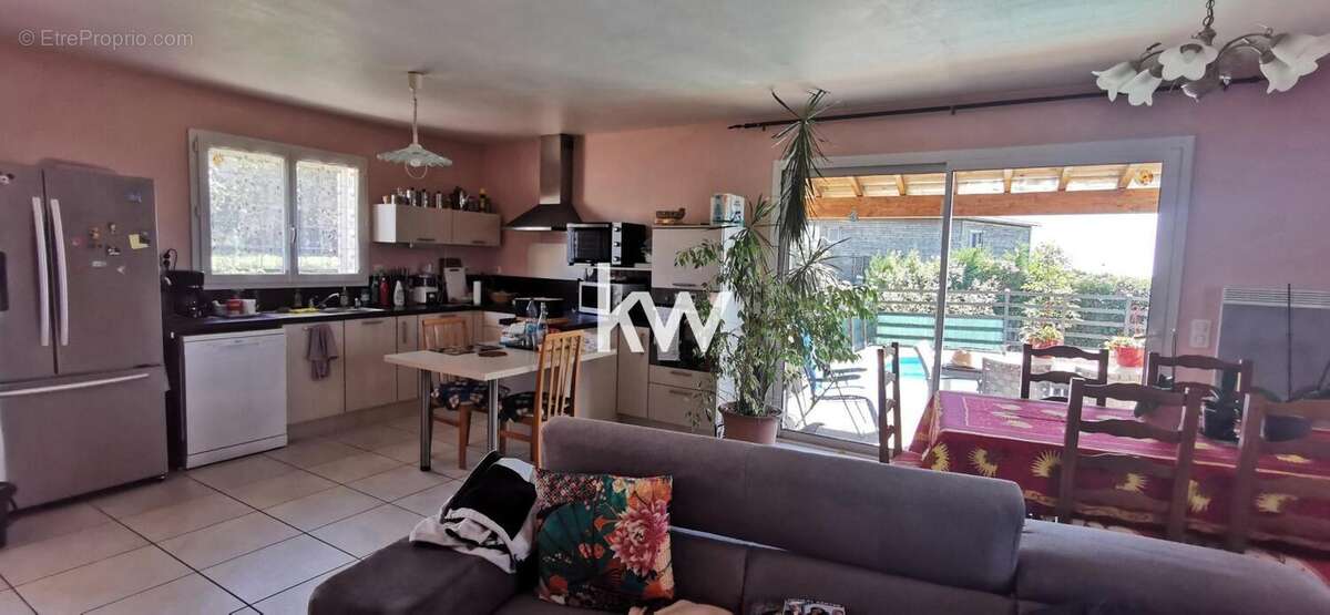 Maison à LAPARROUQUIAL