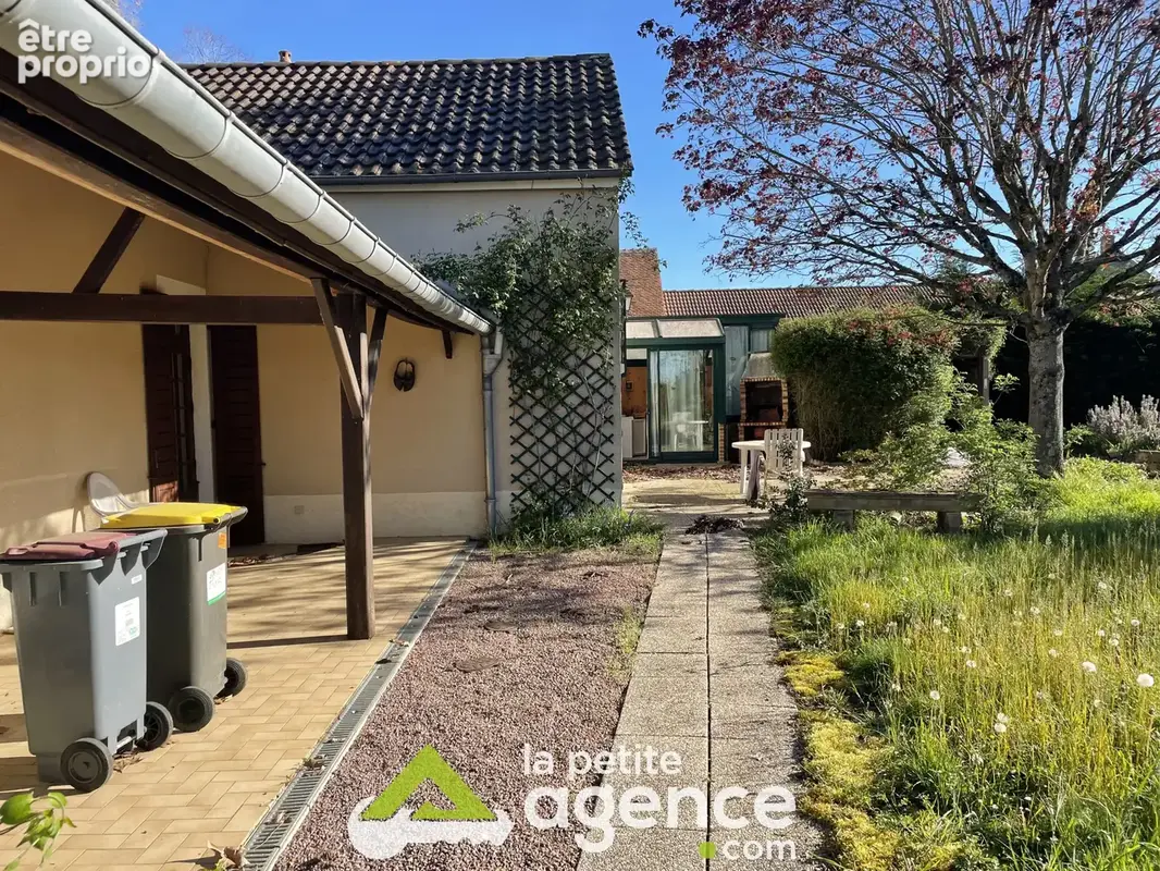 Maison 4 pièces 157 m² à vendre à Germigny-L'exempt (18150) - photo 3