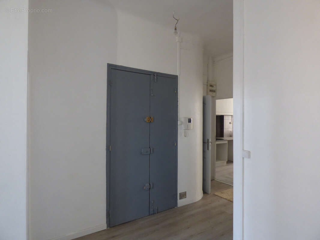 Appartement à MARSEILLE-4E
