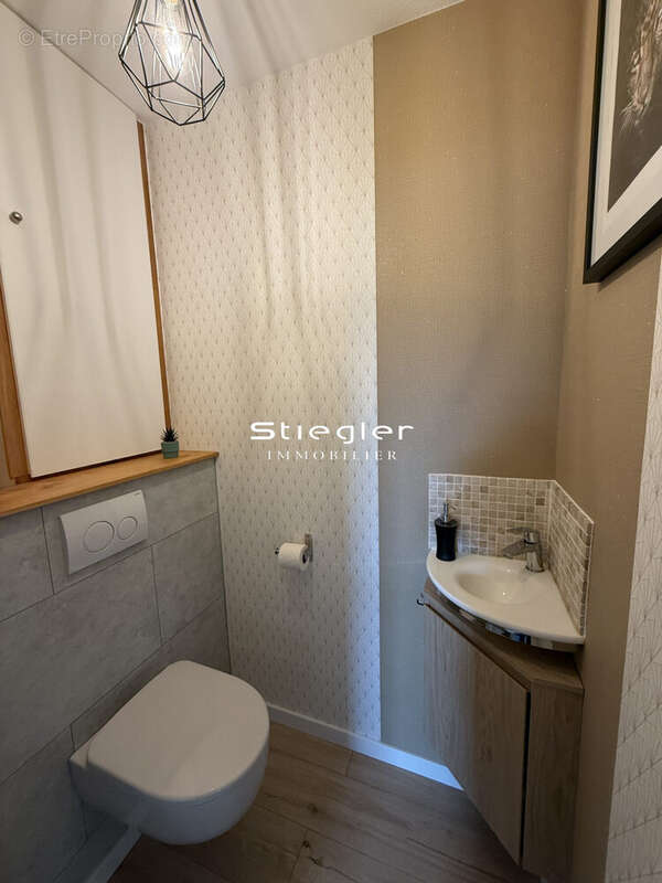 WC séparés avec lave-mains - Appartement à ESCHAU