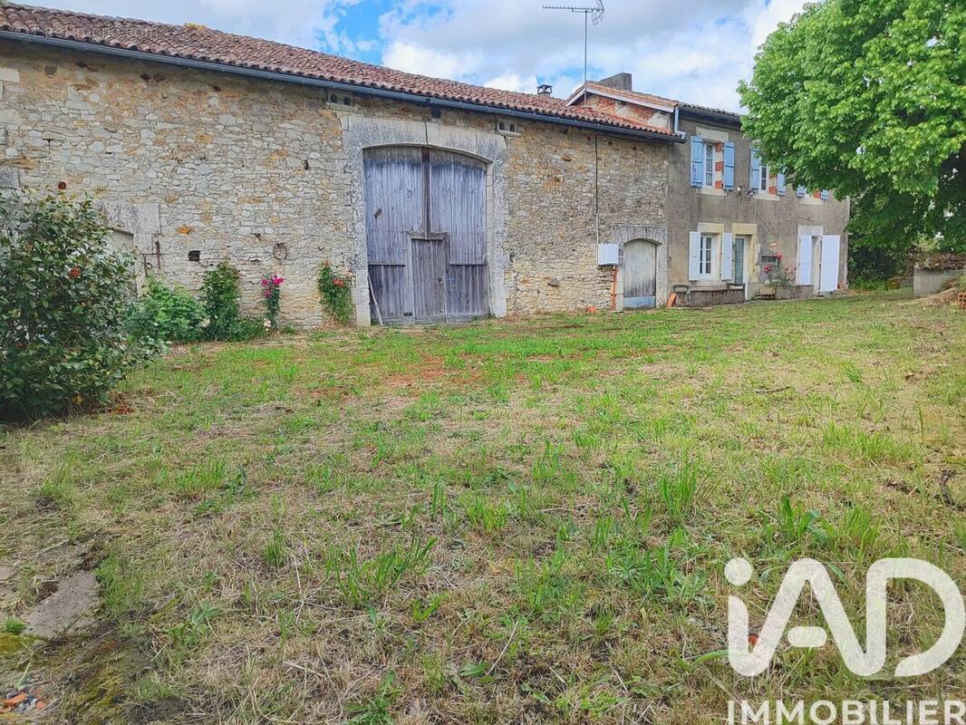 Photo 1 - Maison à ROUMAZIERES-LOUBERT