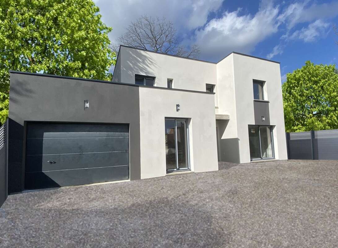 Terrain à BESSANCOURT